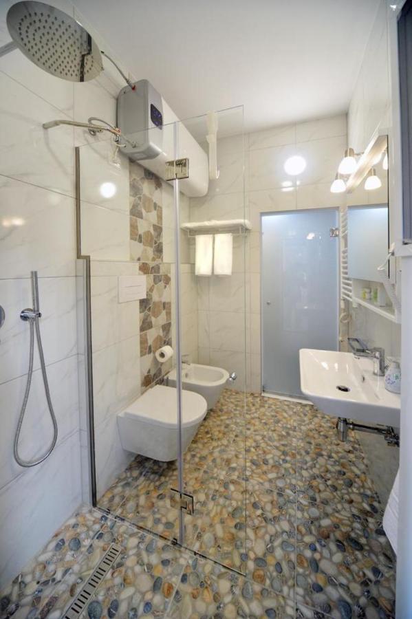 Konak Rooms L Skanderbeg Square Tirana Exterior photo